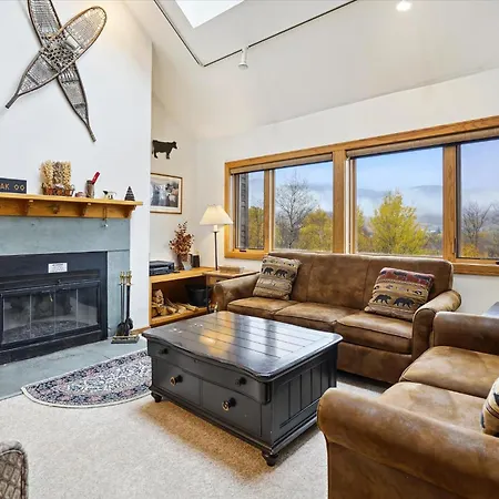 Spacious, Upgraded Premier Condo, Best Of Everything Highridge A18